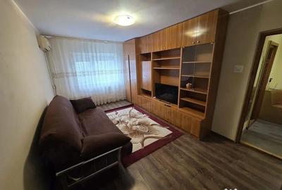 Apartament cu 3 camere decomandat, mobilat în Micro 17 - 1