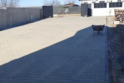 Casă cu 5 camere cu Teren 1100 Mp în Central