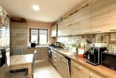 Casă cu 4 camere cu Teren 800 Mp în Central - 2