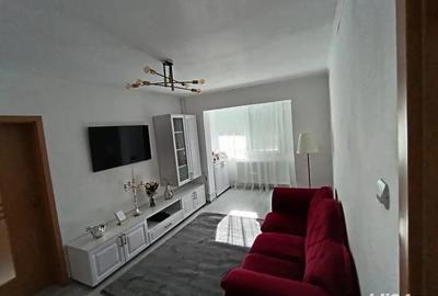 Apartament cu 3 camere semidecomandat în Aurel Vlaicu