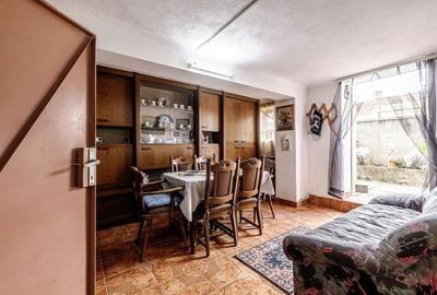 Casă din cărămidă cu 8 camere – zonă liniștită, LIPOVA - 9