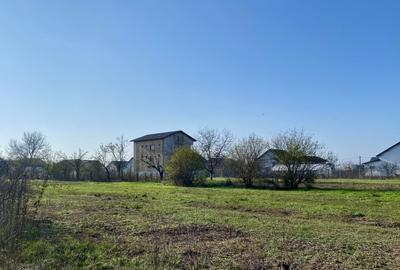 Teren priveliste deschisa, cu utilitati, zona retrasa, langa lac si padure - 4