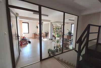 Casă cu 4 camere cu Teren 370 Mp în Central - 3