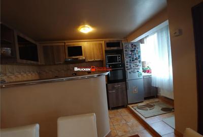 Apartament cu 4 camere decomandat în Central - 5