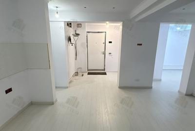Apartament cu 3 camere decomandat în Apărătorii Patriei - 22
