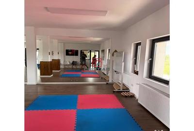 Spațiu comercial, de 90 mp, în Central - 9