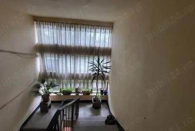Vand apartament 2 camere decomandat - 1