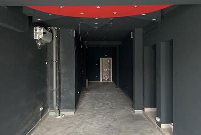 Spațiu comercial, de 50 mp, în Central - 3