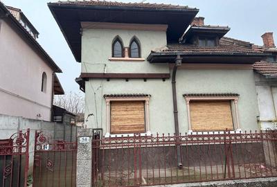 Casă cu 2 camere în 1 Mai - 10