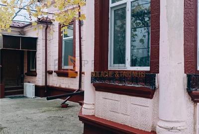 Casă individuală cu 6 camere cu Canalizare în 1 Decembrie - 18