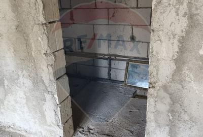 Casă cu 5 camere cu Teren 200 Mp în Poiana Țapului - 24