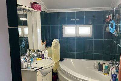 Casă cu 4 camere în Central - 1