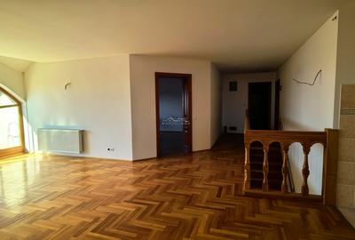 Casă individuală cu 8 camere cu Canalizare în Vest - 12