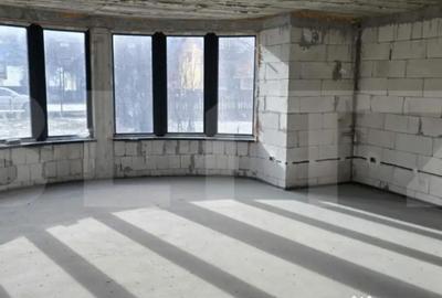 Casă cu 4 camere cu Teren 2460 Mp în Central - 3