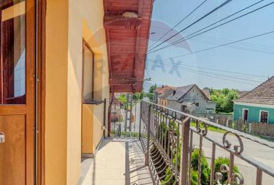 Casă cu 5 camere cu Teren 540 Mp în Ucea - 3