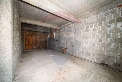 Casă cu 8 camere cu Teren 470 Mp în Gemenii - 17