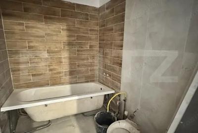 Apartament cu 3 camere decomandat în 1 Mai - 5