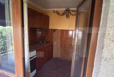 Apartament 2 camere , cu 2 balcoane ?i pivni?a , zona Micr - 5