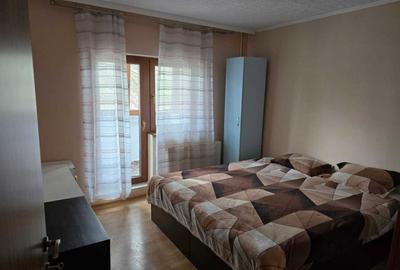Apartament cu 4 camere decomandat, mobilat în Rahova