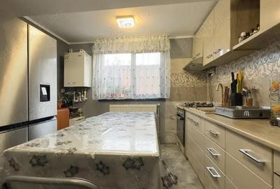 Casă cu 5 camere cu Teren 365 Mp în Valu lui Traian - 4