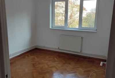 Apartament cu 2 camere semidecomandat în Crâng - 1