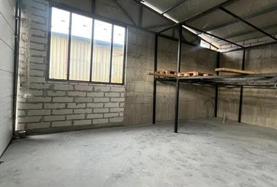 Spațiu comercial, în Panic - 5