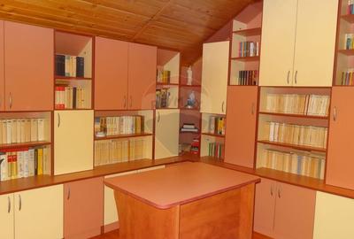 Casă individuală cu 8 camere cu Canalizare în Central - 13