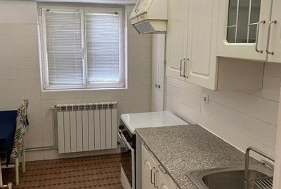 Apartament cu 3 camere decomandat în Barbu Văcărescu