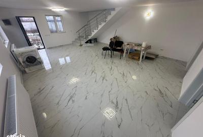 Casă cu 4 camere cu Canalizare în Dobroești