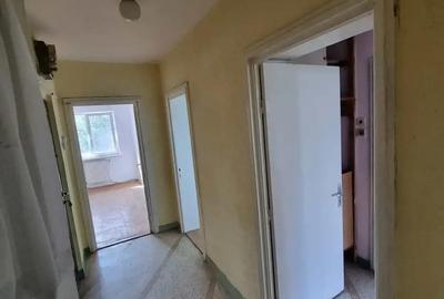 A 37 Liceul sanitar ,Apartament 3 camere confort 1 etaj 2, 67000euro - 9