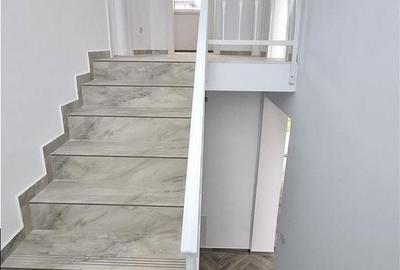 Casă cu 4 camere în Uricani