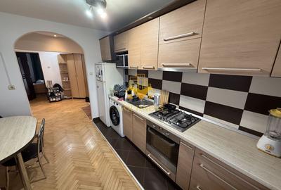 Apartament cu 3 camere decomandat, mobilat în Zorilor - 11