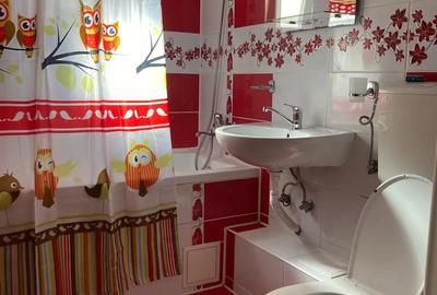 Inchiriez apartament 2 camere, decomandat, cartier Zorilor, str Padurii - 8
