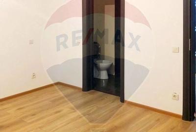 Spațiu comercial, de 200 mp, în P-ța Alba Iulia - 7