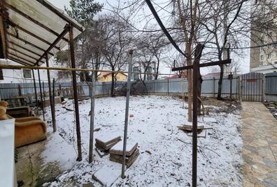 Spațiu comercial, de 70 mp, în Mioriței - 12