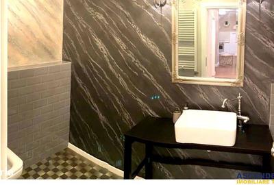 Apartament cu 3 camere în Central - 1