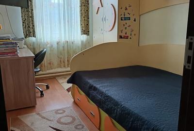 Apartament cu 3 camere semidecomandat în Calea București - 4