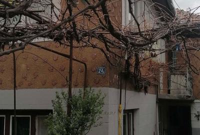 Casă cu 4 camere în Dâmbul Rotund - 1