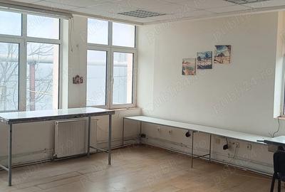 Spațiu comercial, de 34 mp, în Central - 3