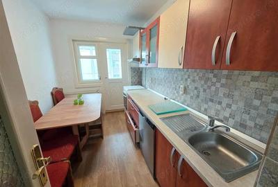 Apartament cu 3 camere decomandat în Dâmbu Pietros - 1