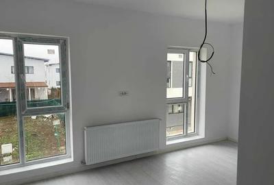 Casă cu 4 camere cu Teren 300 Mp în Tunari