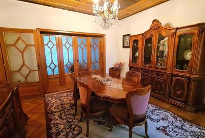 Casă cu 6 camere cu Teren 511 Mp în Central
