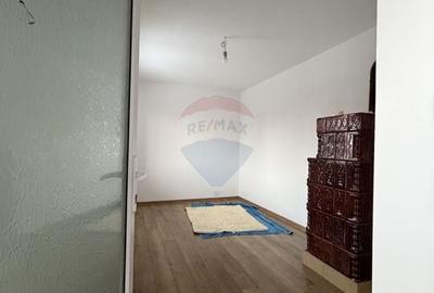 Casă cu 3 camere cu Teren 1179 Mp în Fierbinți-Târg - 2