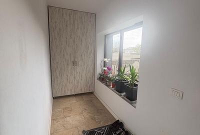 Casă cu 7 camere cu Teren 1400 Mp în Central