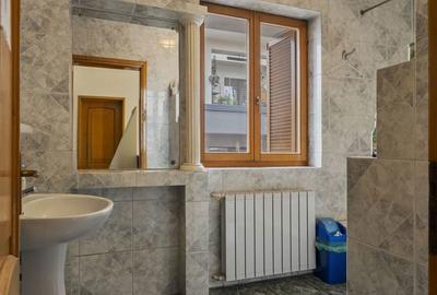 Casă cu 9 camere cu Canalizare în Foișorul de Foc - 2