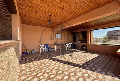 Casă cu 4 camere cu Teren 895 Mp în Corbu - 4