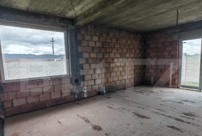 Casa la rosu de vanzare in Vulcan - Brasov - 35