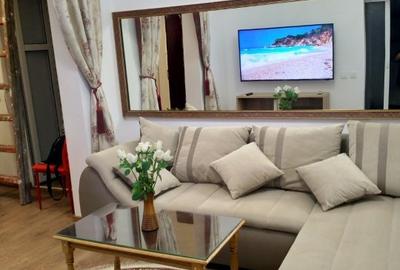 Apartament 3 camere zona Peninsulara - 1