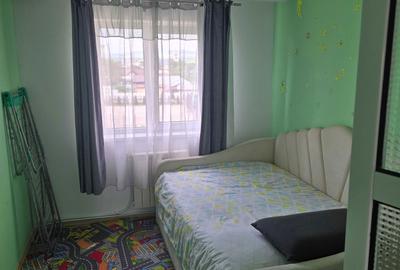 Apartament cu 3 camere decomandat în Sascut - 1