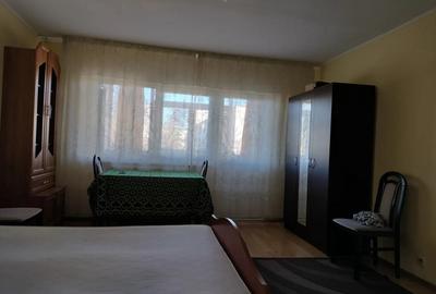 Inchiriez garsoniera ,42 m ,foarte spatioasa,utilata - 3